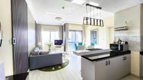 Elegant Apartment with Burj Khalifa View, Downtown